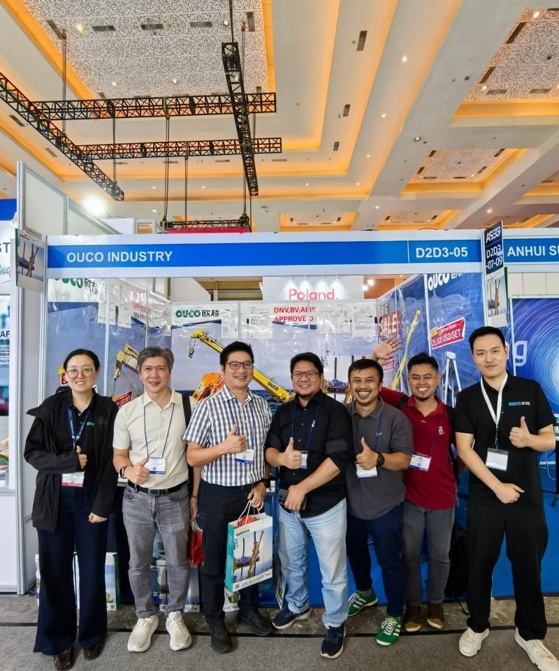Group Photo with Client (4) Group Photo with Client (4)