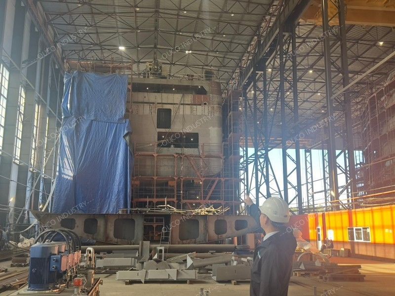 Visit the customer's shipyard (1)