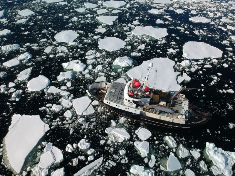 Stunning photos of this ship operating in Antarctica. (1)