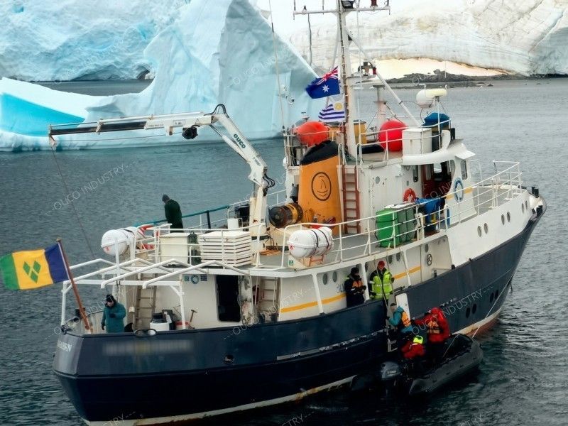 The crane has been put into use on the Antarctic expedition ship