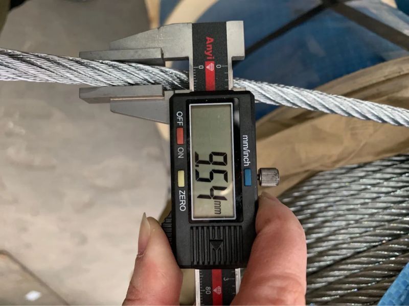 Measuring wire rope diameter