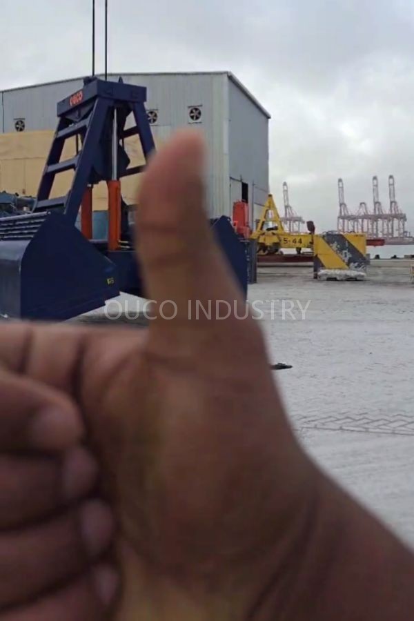 14 CBM Remote Control Grab (4)