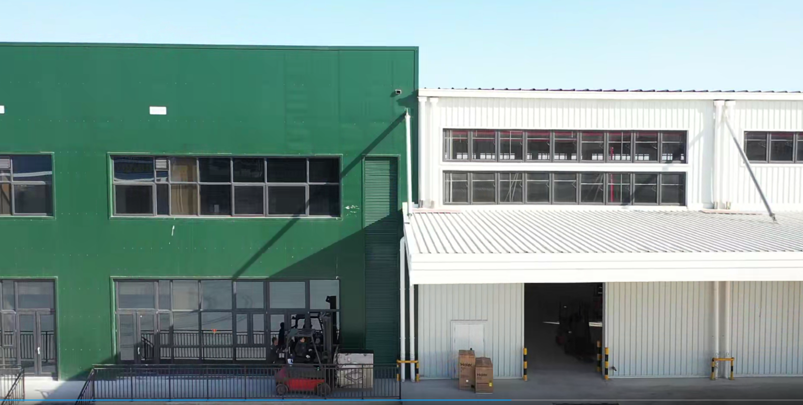 Entrepôt logistique