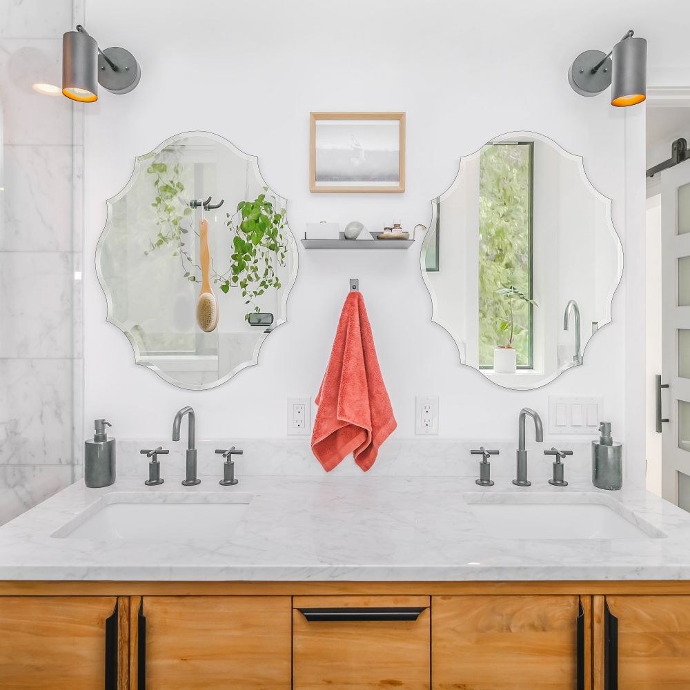 Spiegel mit abgeschrägten Kanten