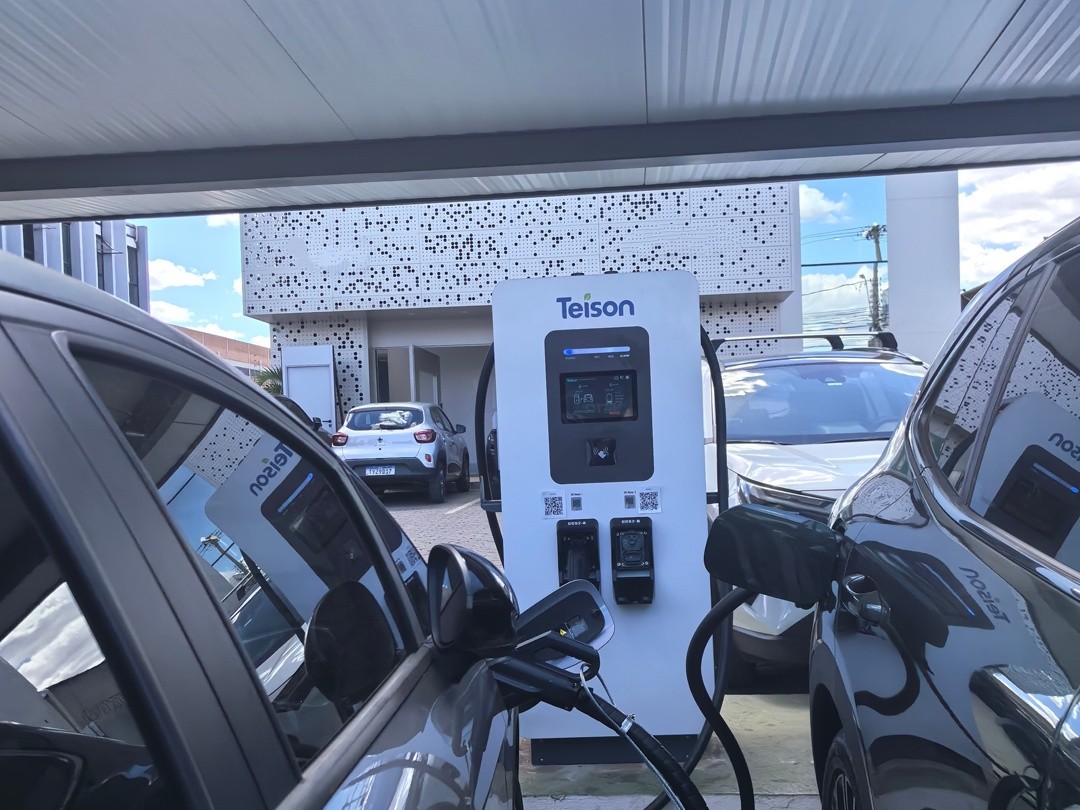 Station de recharge rapide pour véhicules électriques Teison DC PRO 180 kW installée au Brésil, 2026