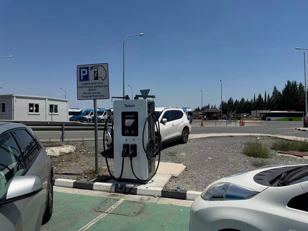 Bornes de recharge Teison DC Pro 120 kW pour véhicules électriques installées à Chypre, 2026