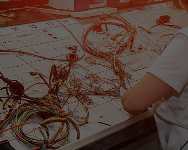 Die Verwendung eines geeigneten Kabelbaums für neue Energiefahrzeuge kann Energie sparen und die Effizienz steigern