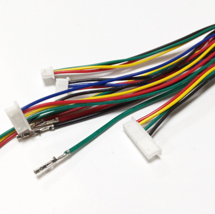 Benutzerdefinierter 26-poliger D-Sub-Stecker DB26 auf 6-poligen Kabelbaum