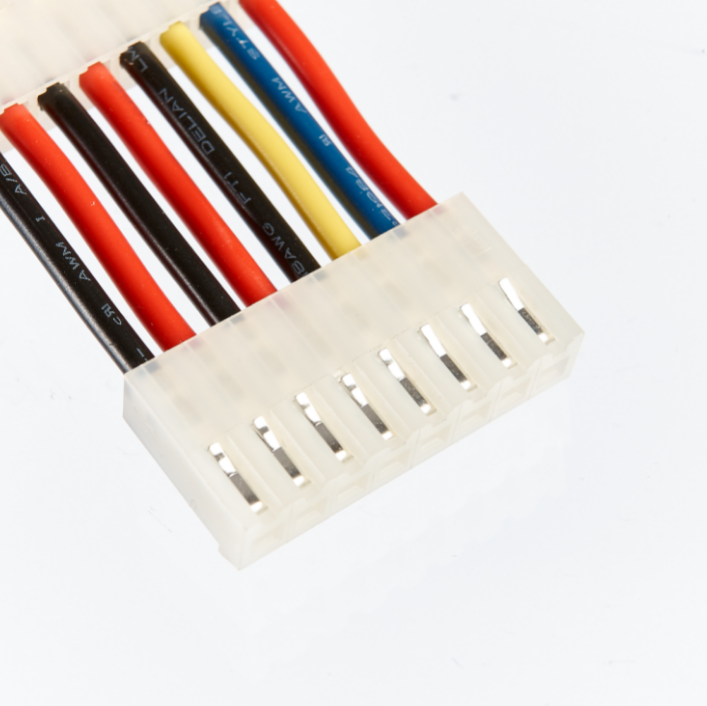 Kundenspezifische Kabelkonfektionen crimpen diskrete Drähte oder Kabelbäume und Kabelbäume