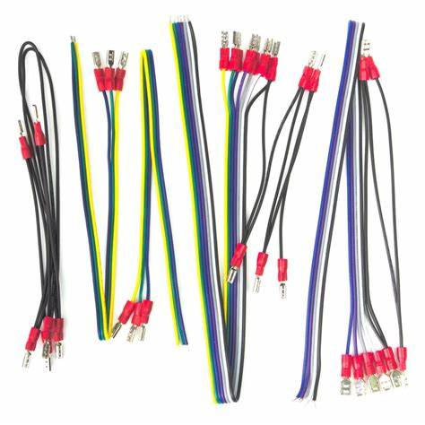 2,8 mm/0,11 Zoll gecrimpter Kabelschuh-Kabelschuh bestehend aus farbigen Drähten 2,8 mm/0,11 Zoll gecrimpter Kabelschuh-Kabelschuh bestehend aus farbigen Drähten