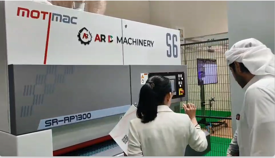 Motimac SR-RP1300 brilla en el Salón de la Madera de Dubai