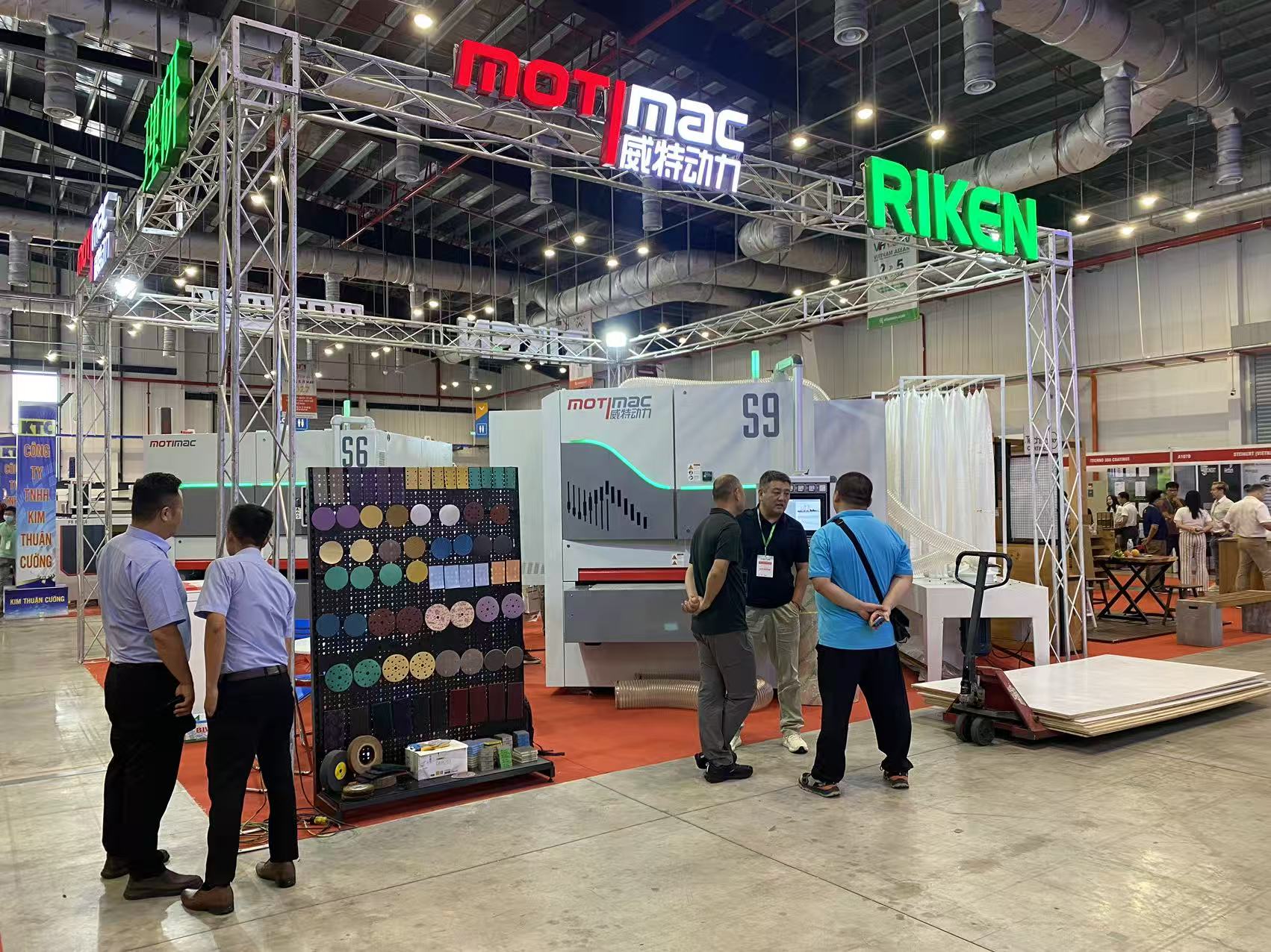 Inspirar al Sudeste Asiático | Motimac brilla en la exposición de carpintería de Vietnam