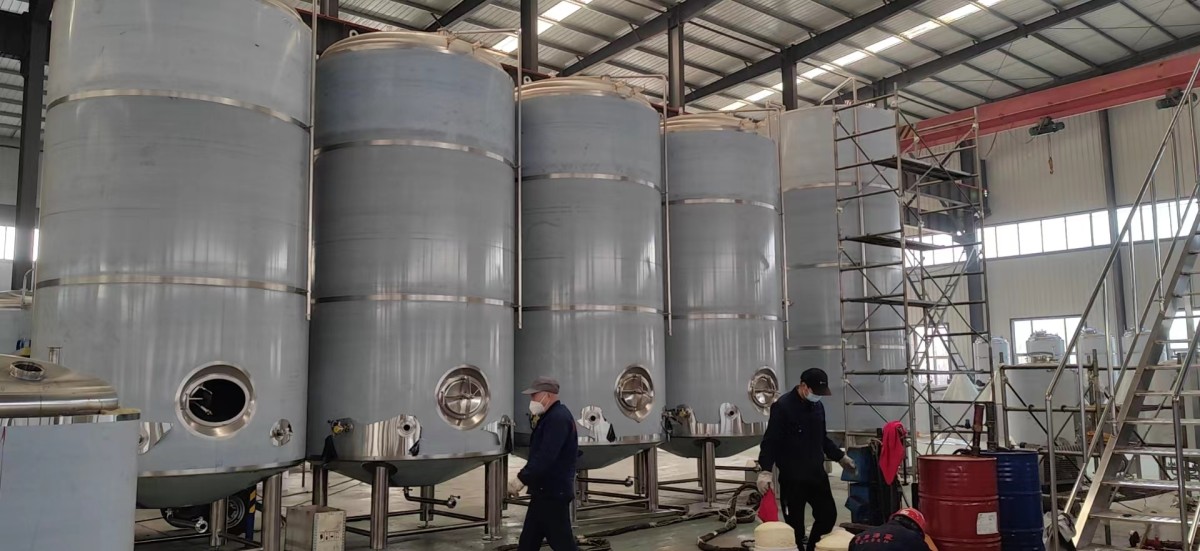 Beer Fermentation Tanks
