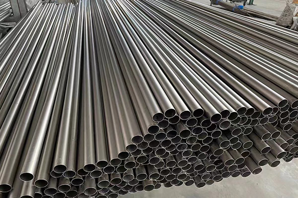 Deep hole titanium alloy pipe