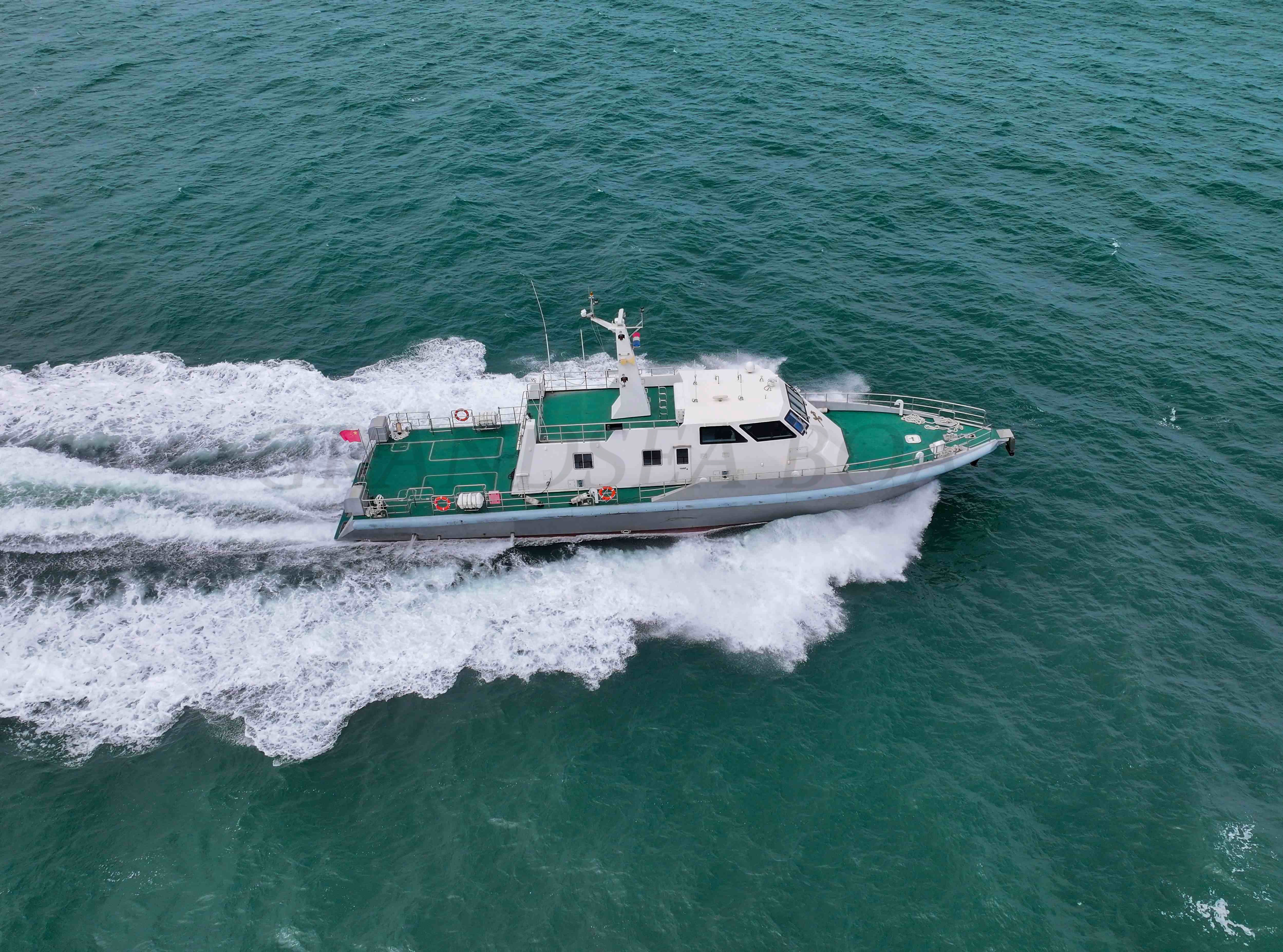 Bateau de patrouille en fibre de verre Grandsea de 31 m à grande vitesse, bateau destiné aux forces de l'ordre, navire de patrouille en PRV, bateau gouvernemental à vendre