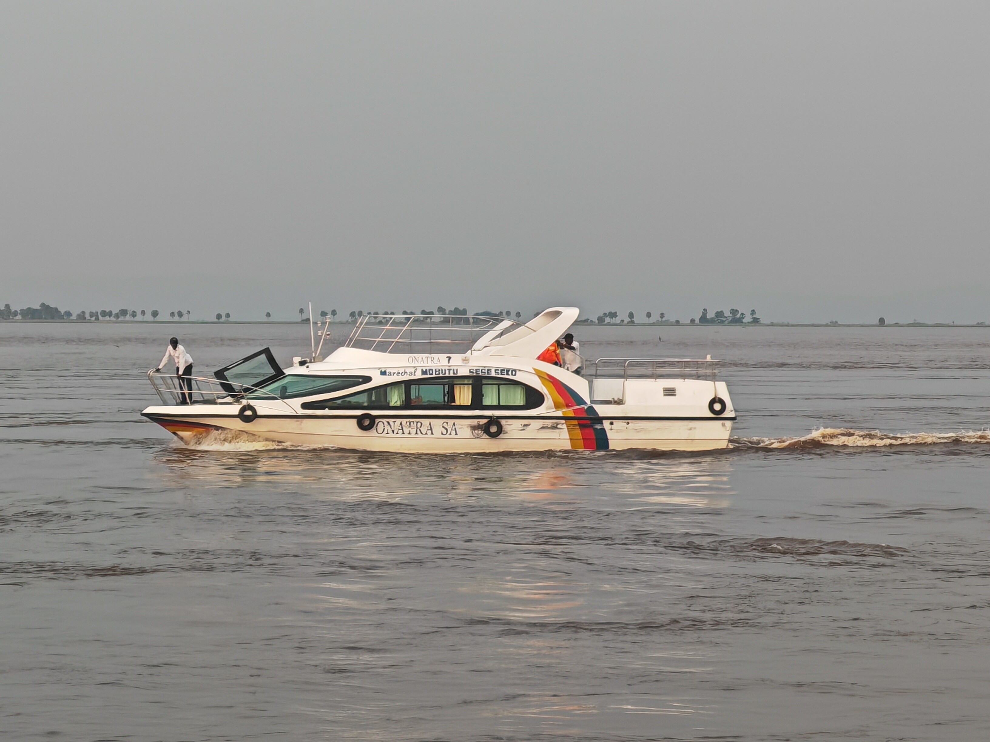  Bateau commercial de 13,8 m à coque en acier pour 30 passagers à vendre en Chine