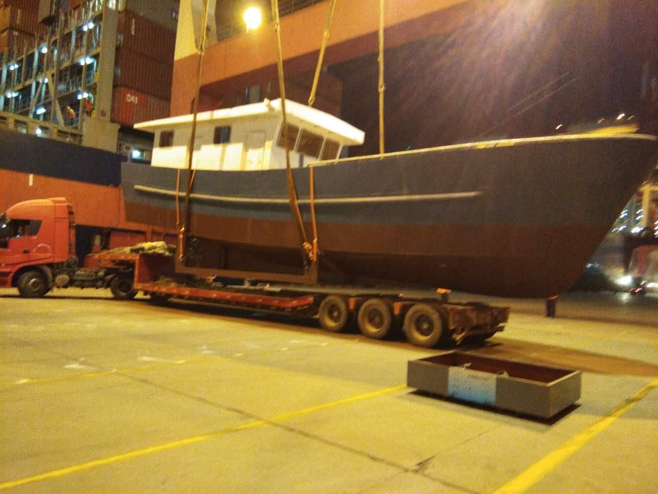2 unités de bateaux de pêche commerciale à filet maillant de longueur 16,5 m expédiés au Suriname. 