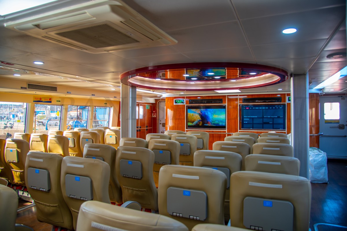36m passenger 1