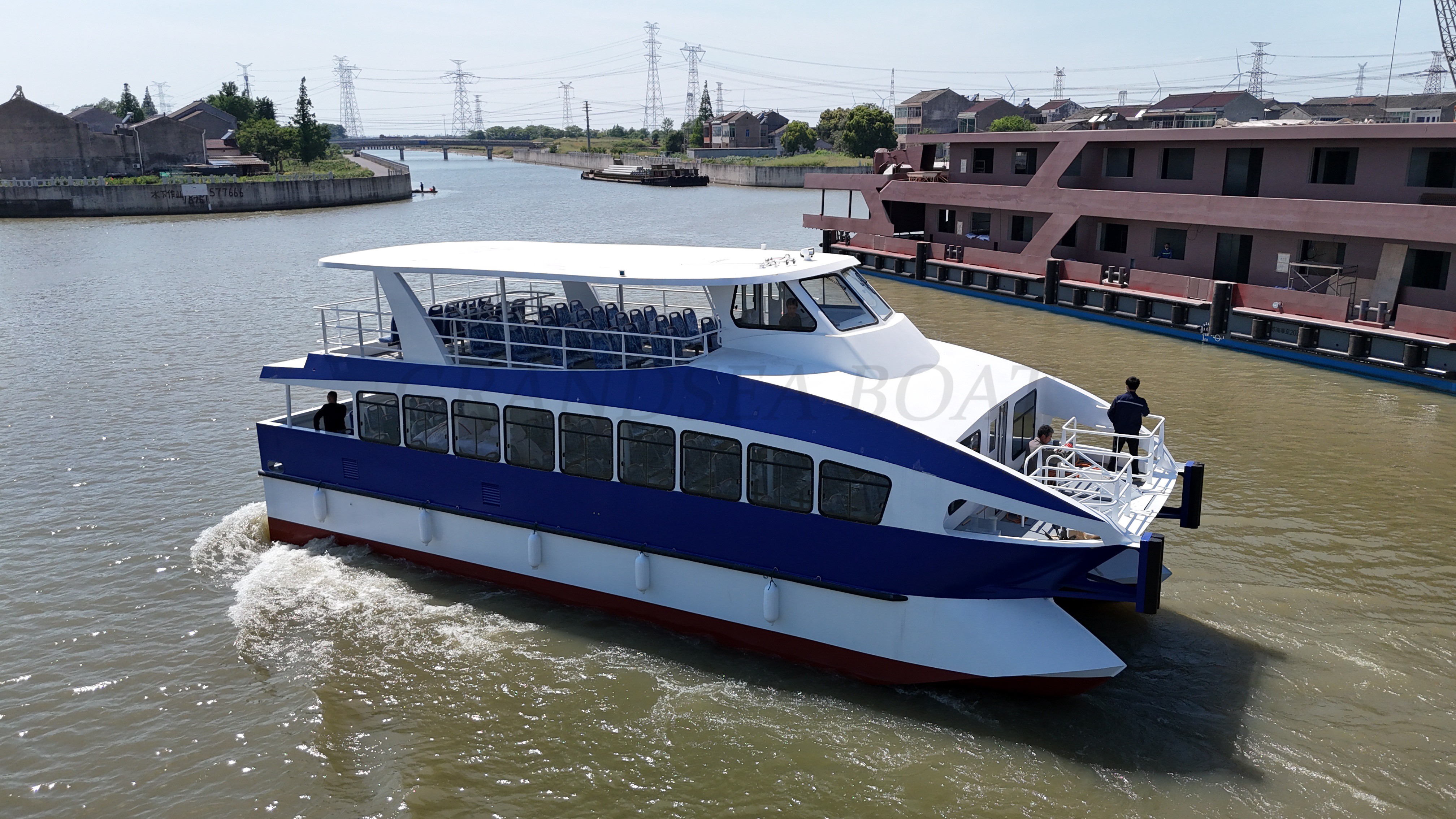 Bateau-taxi/bus/catamaran/ferry Grandsea 17 m en aluminium, 110 places, à vendre