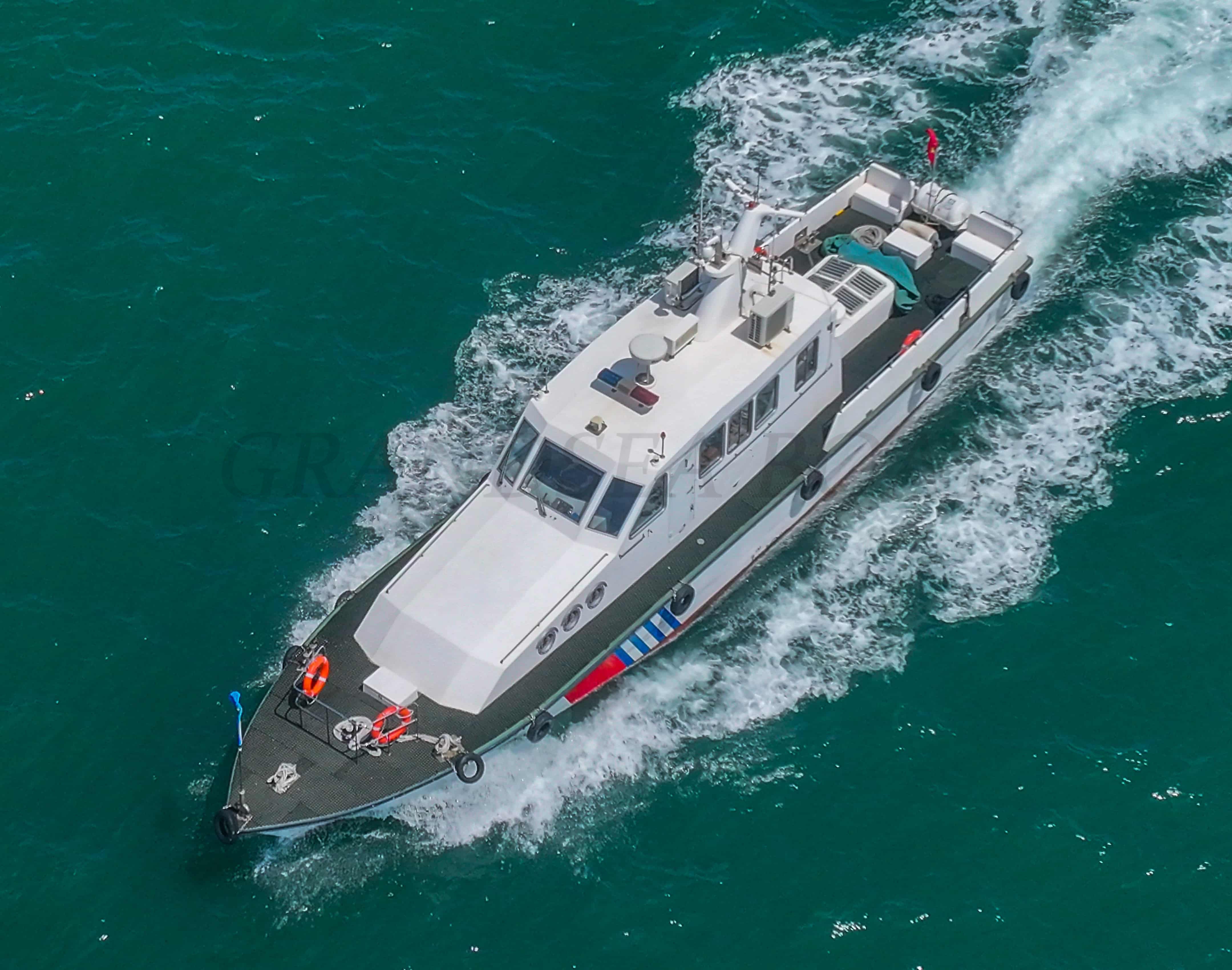 Bateau de pêche et de patrouille de police en fibre de verre monocoque Grandsea 18m à vendre