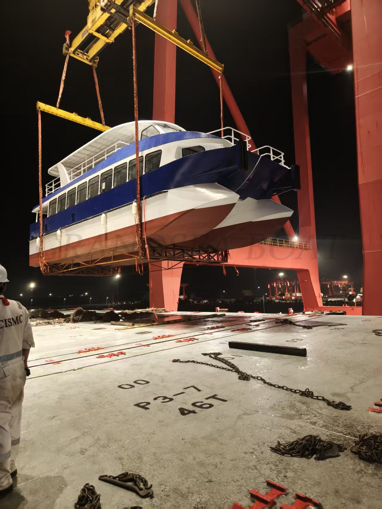 Deux bateaux à passagers catamarans en aluminium de 17m 125 places expédiés aux Bahamas par vraquier