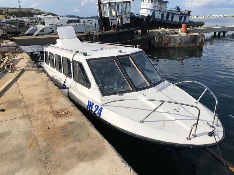 Ferry à moteur rapide en fibre de verre pour 18 personnes à vendre