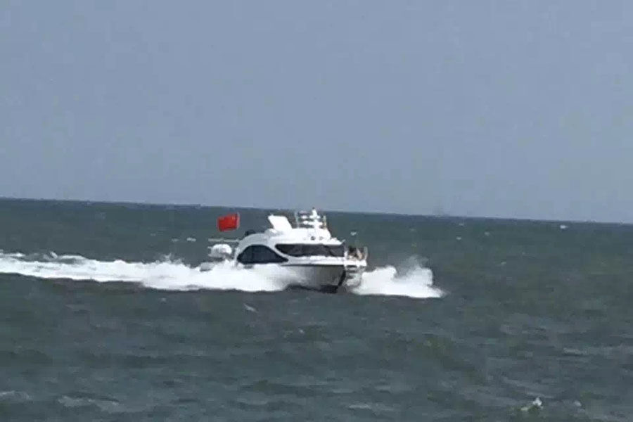 Bateau ferry en fibre de verre de 13,8 m pouvant accueillir 36 personnes et doté d'un moteur diesel inboard à vendre