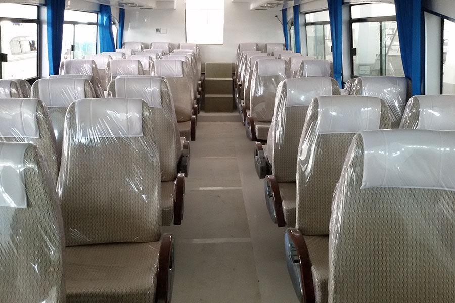 15,8 m 47 personnes en fibre de verre Ferry passager Bateaux à moteur intérieur à vendre