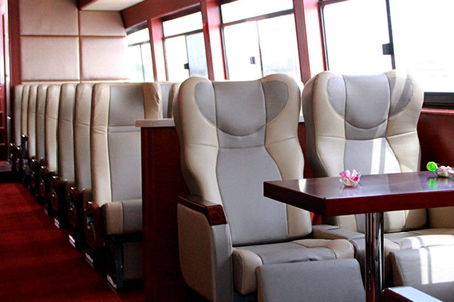 Chine 25m FRP Day Commercial 120 passagers Ferry Boat à vendre