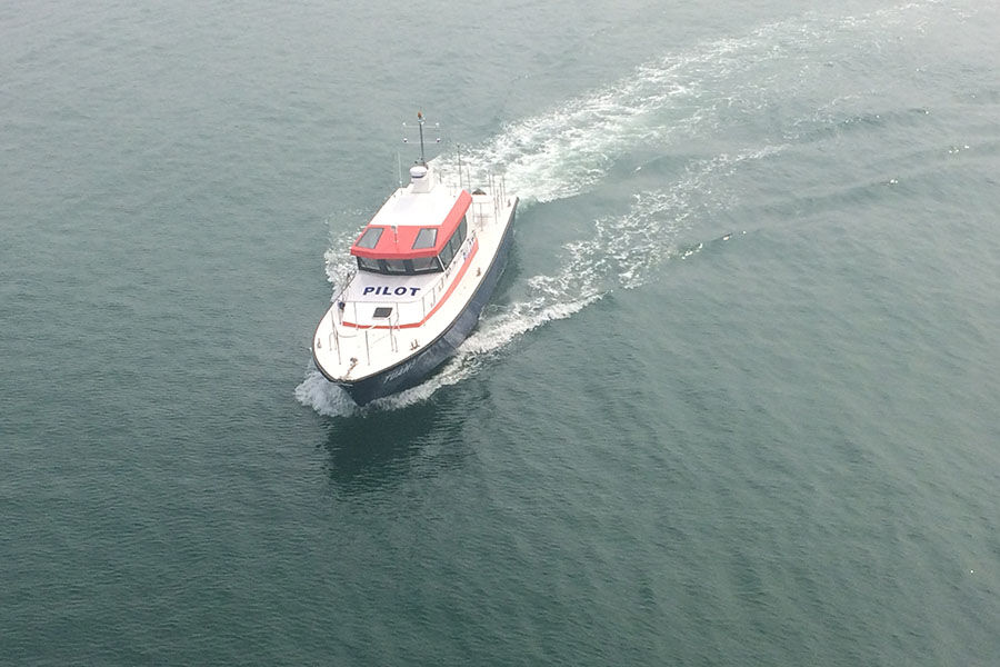 Bateau de patrouille pilote à grande vitesse de 15 m à vendre