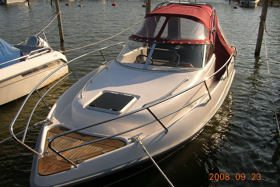 23ft Fiberglass speed Cabin Cruiser Bateaux à vendre