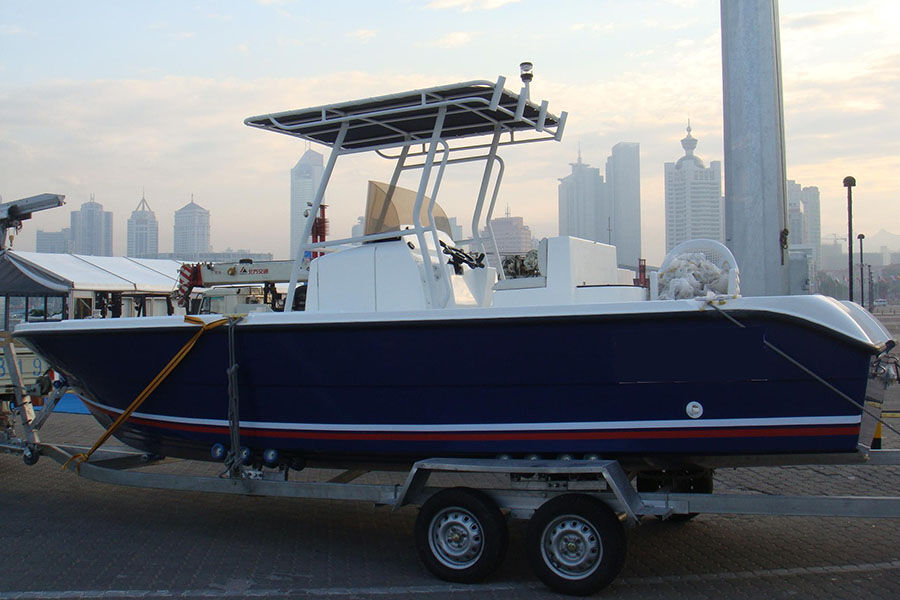 Bateaux de pêche professionnels en fibre de verre avec cabine de vitesse de 23 pieds à vendre