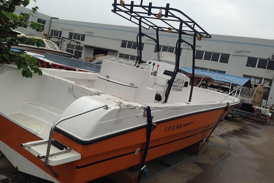 Bateaux de pêche professionnels en fibre de verre à vitesse de console centrale de 27 pieds à vendre