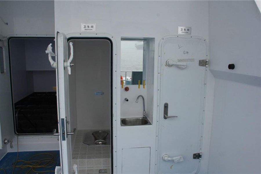 Bateau de débarquement en eau peu profonde à coque en acier de 45 m /bateau LCT à vendre