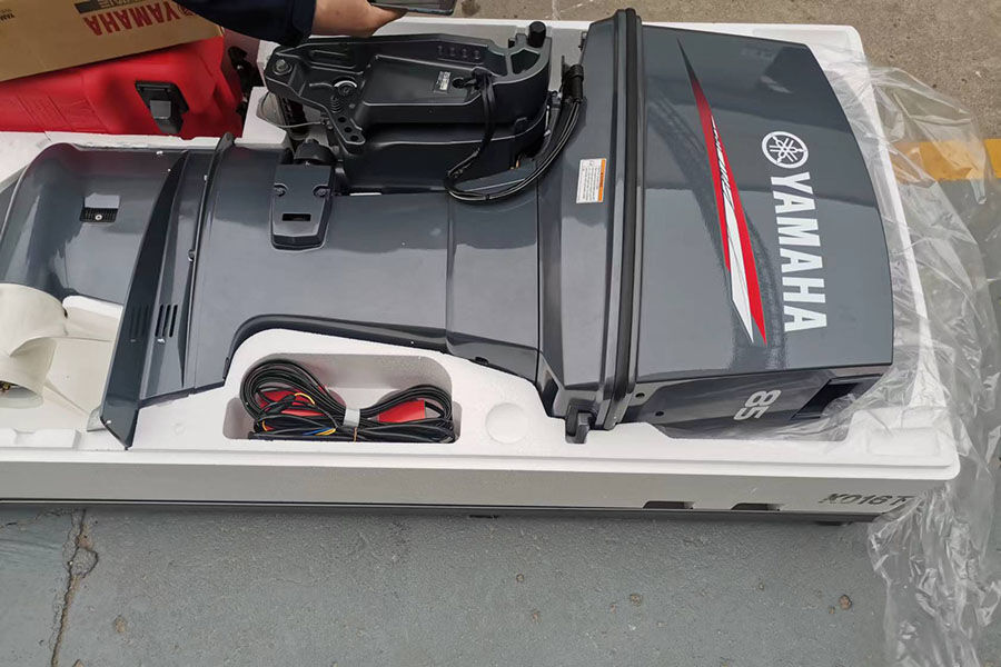 Moteur hors-bord Yamaha 2 temps 85hp 85AETL // moteur hors-bord à vendre