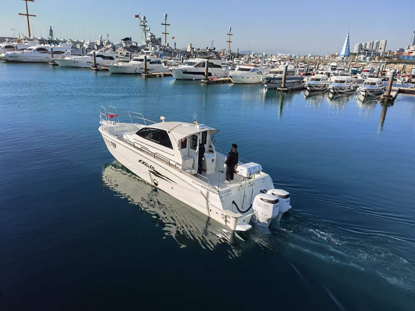 Bateau de pêche de cabine de sport à grande vitesse de matériel de fibre de verre de Grandsea 40ft avec le moteur hors-bord à vendre