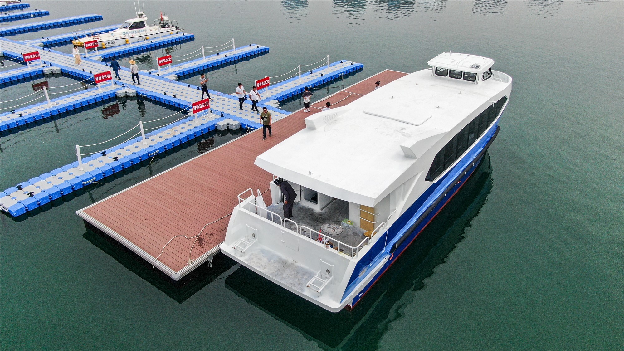 Grandsea 18,8m Casco de aluminio 96 personas Diesel Intraborda Mar Costero Mar Barco de pasajeros de alta velocidad en venta