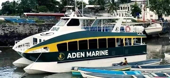 Catamarán de pasajeros de 15 m en Comoras