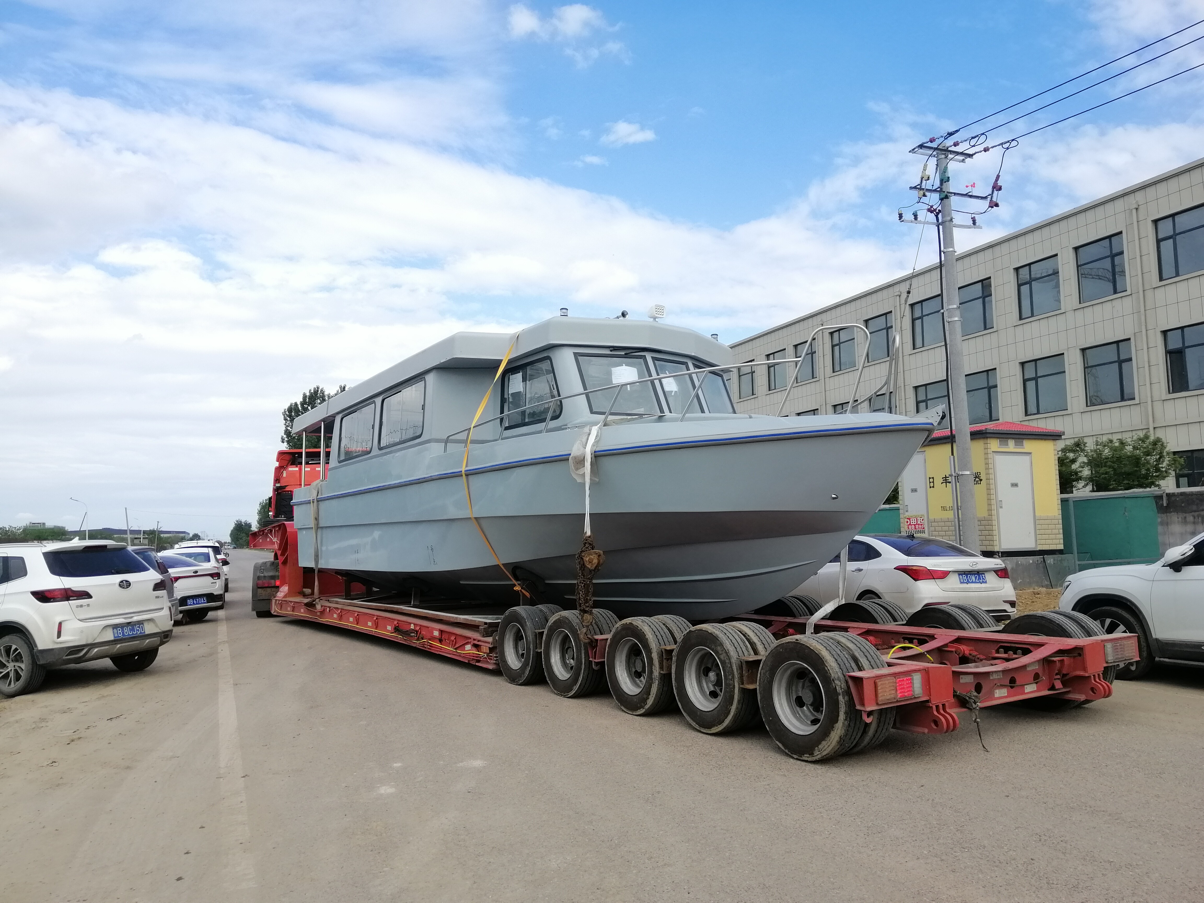 2 unidades de 12,3 m de longitud, material de fibra de vidrio, barcos para pasajeros y tripulantes enviados a Pakistán 