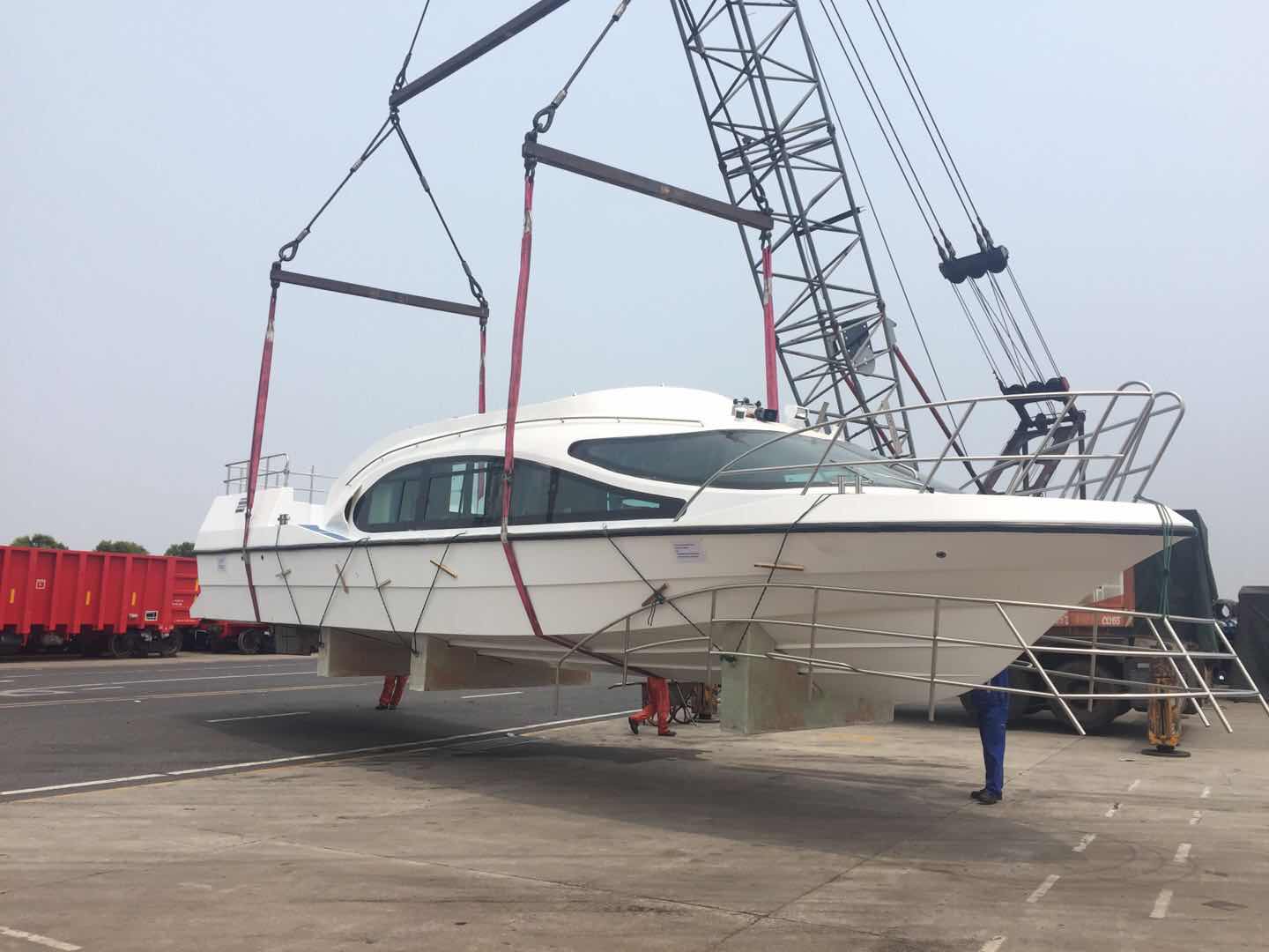 Barco de pasajeros de fibra de vidrio de 1 unidad de longitud y 13,8 m enviado a las Islas Salomón.