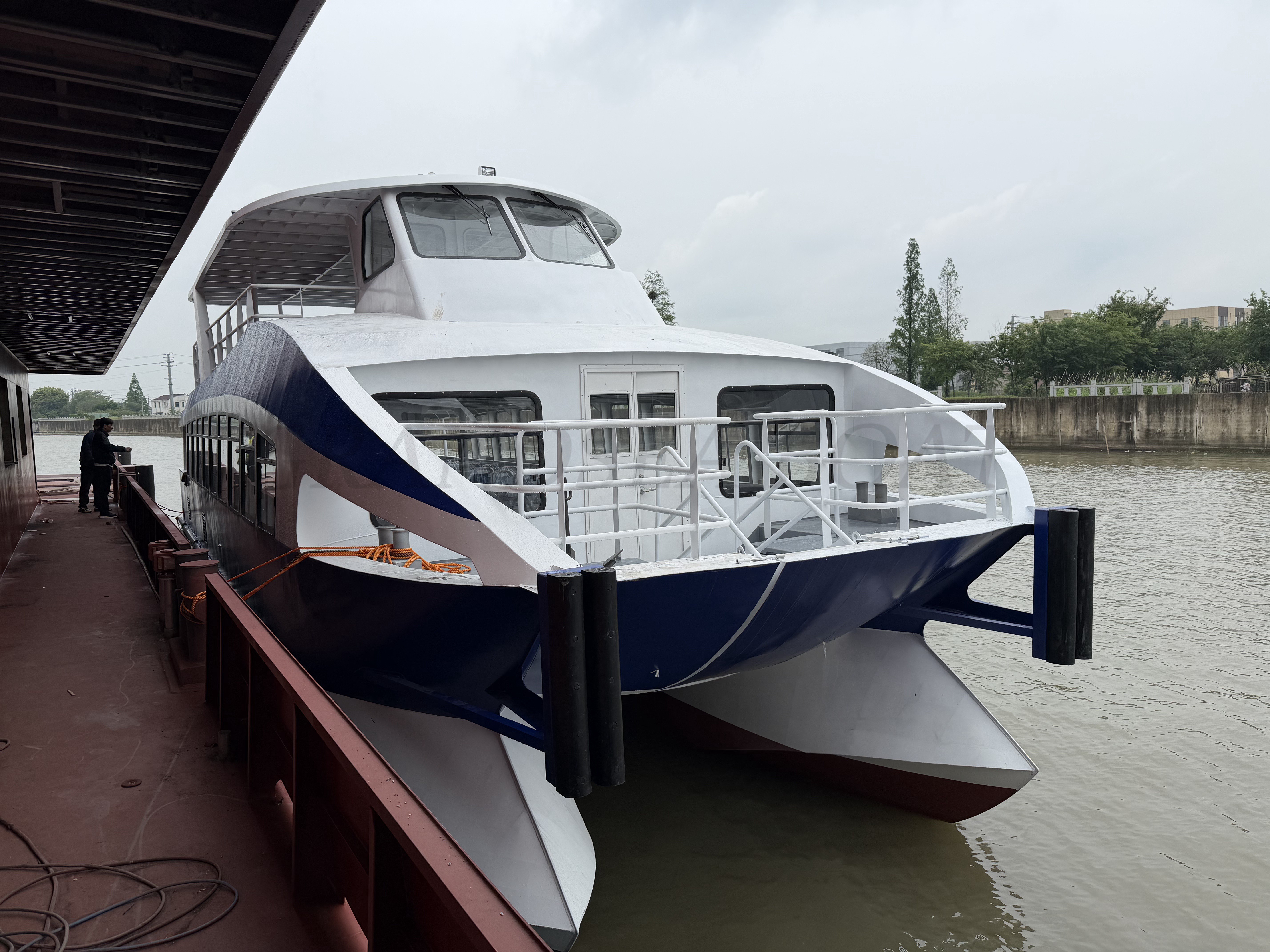Se vende catamarán/transporte acuático Grandsea de 17 m, de aluminio y con capacidad para 110 pasajeros.