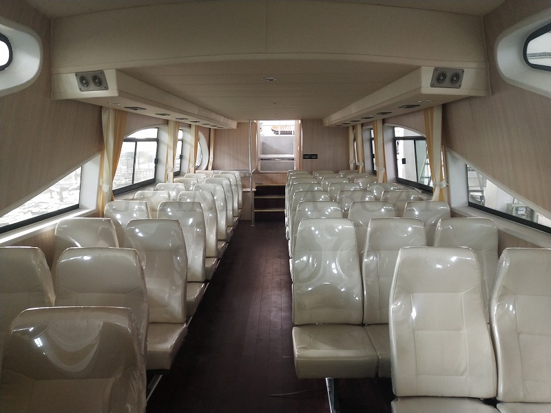 Se vende lancha de pasajeros Grandsea de 15,8 m de aluminio, con capacidad para 40 personas y velocidad de 30 nudos.