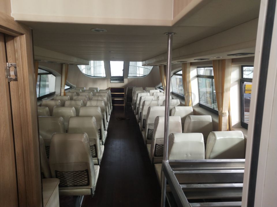 Se vende lancha de pasajeros Grandsea de 15,8 m de aluminio, con capacidad para 40 personas y velocidad de 30 nudos.