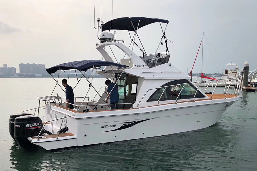 Barco de pesca deportiva de crucero con fly de fibra de vidrio de 36 pies a la venta