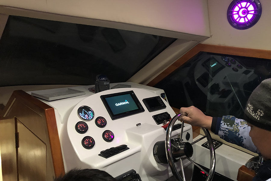 Barco de pesca deportiva de crucero con fly de fibra de vidrio de 36 pies a la venta