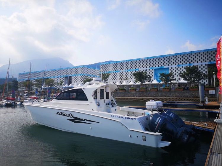Barco de pesca con cabina deportiva de alta velocidad, material de fibra de vidrio Grandsea de 40 pies, con motor fueraborda a la venta