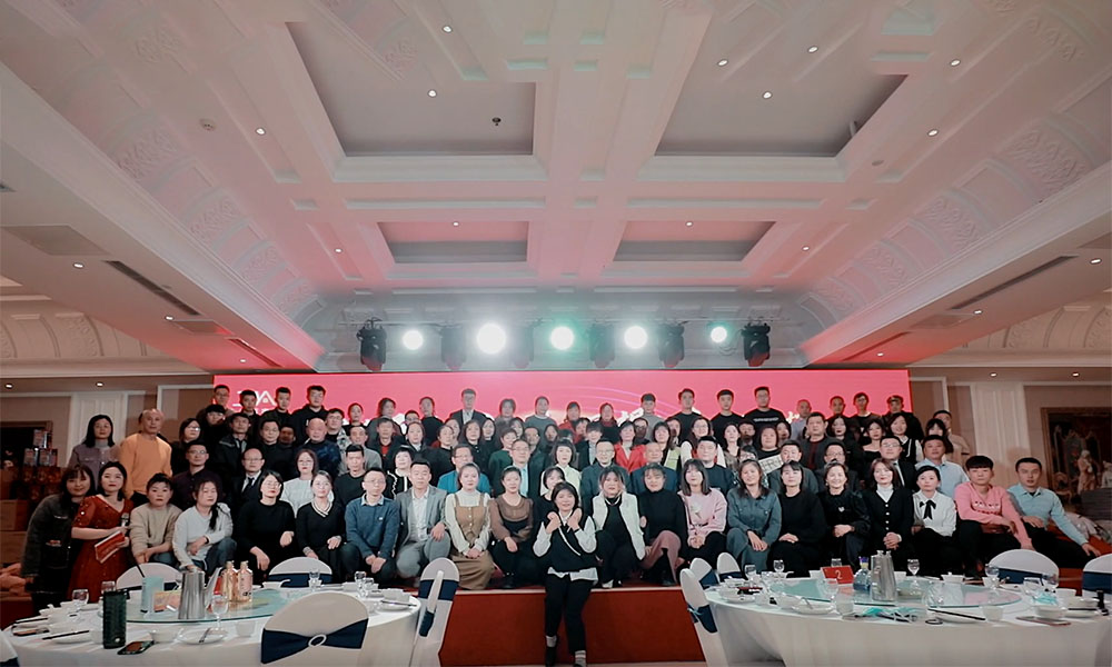 Joysource 5 años Conferencia anual 100 empleados asisten a esta conferencia anual.