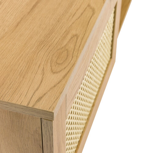 60 pulgadas de ancho con marco de tableros de MDF y adorno de ratán artificial con soporte de hierro para televisores de hasta 65 pulgadas.