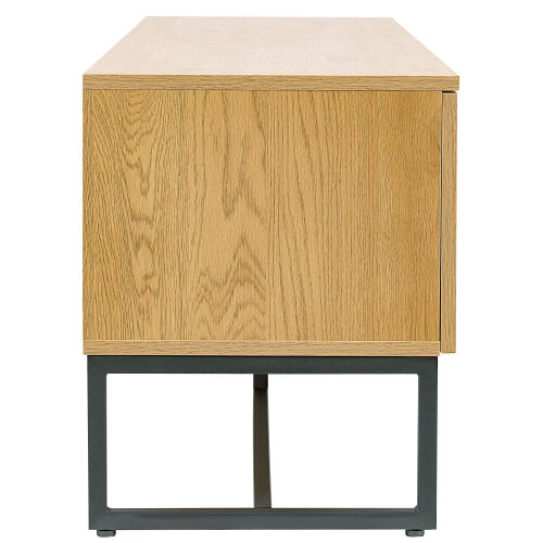 60 pulgadas de ancho con marco de tableros de MDF y adorno de ratán artificial con soporte de hierro para televisores de hasta 65 pulgadas.