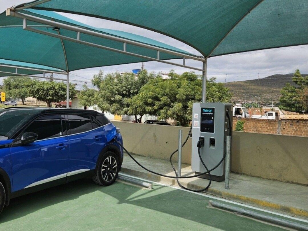 Borne de recharge pour véhicules électriques Teison DC Pro 120 kW installée au Brésil, 2024 Borne de recharge pour véhicules électriques Teison DC Pro 120 kW installée au Brésil, 2024